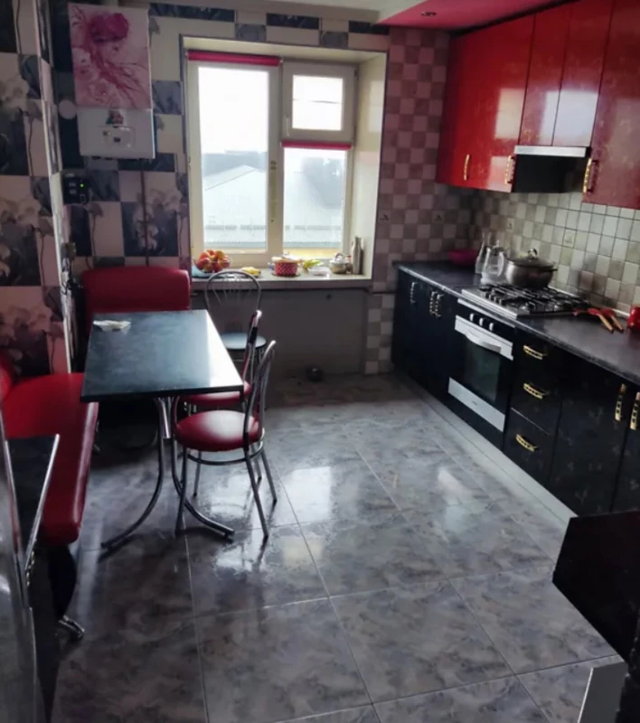 Квартира 3-кімн. продаж Велика Березовиця – 80 м²