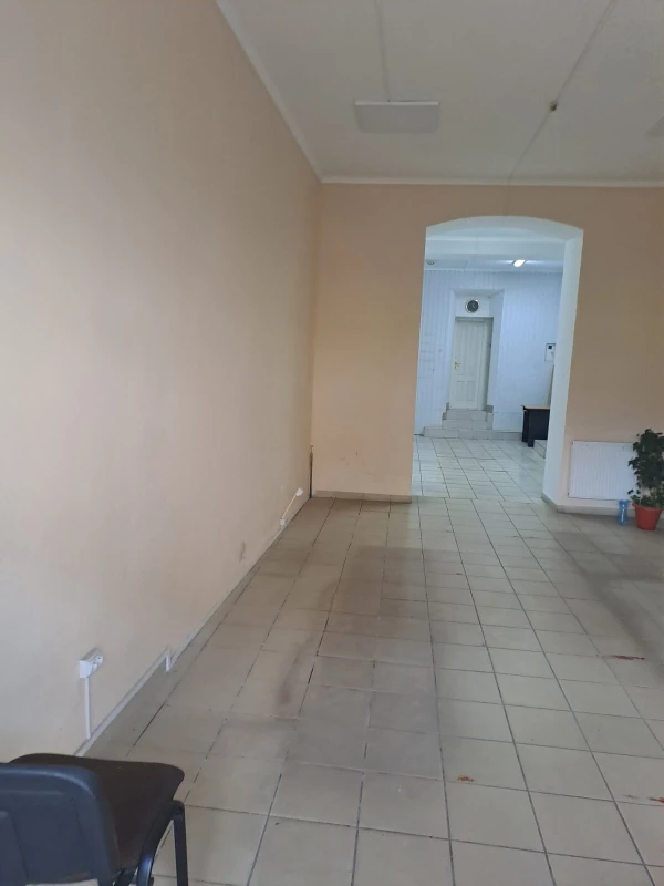 Комерційна нерухомість – 95.5 м², Кременец — 7/9