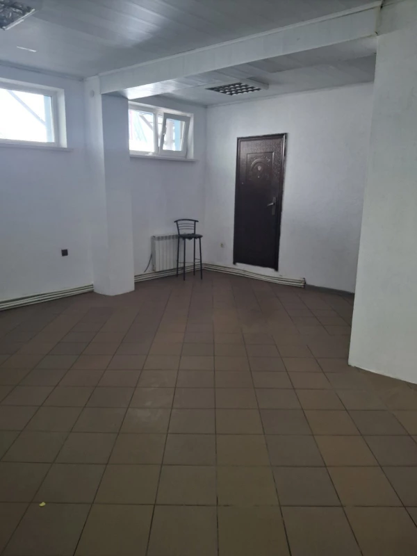 Комерційна нерухомість – 86 м², Кременец — 13/15