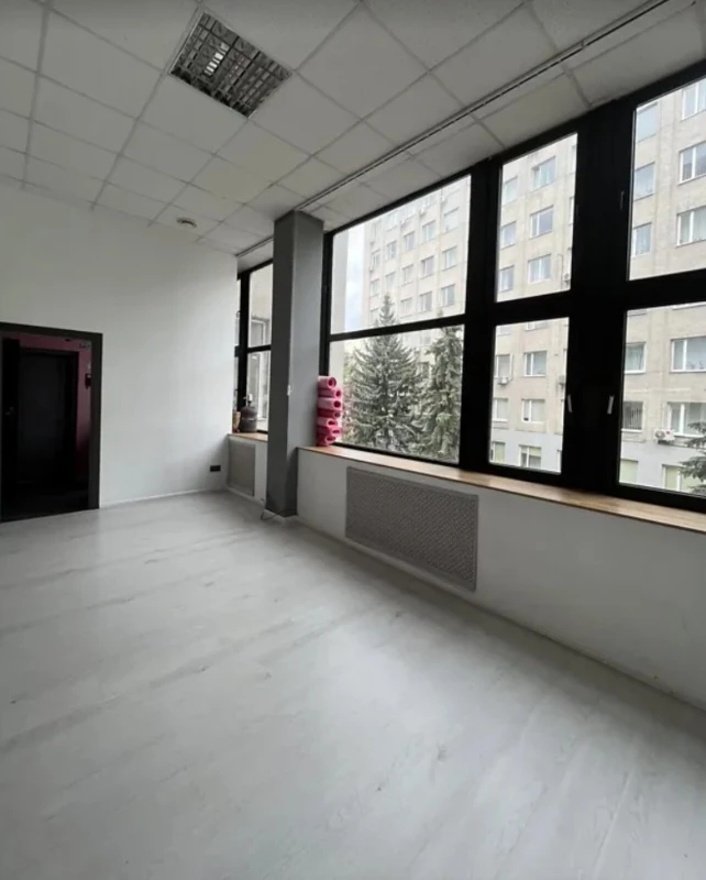 Комерційна нерухомість – 108 м²