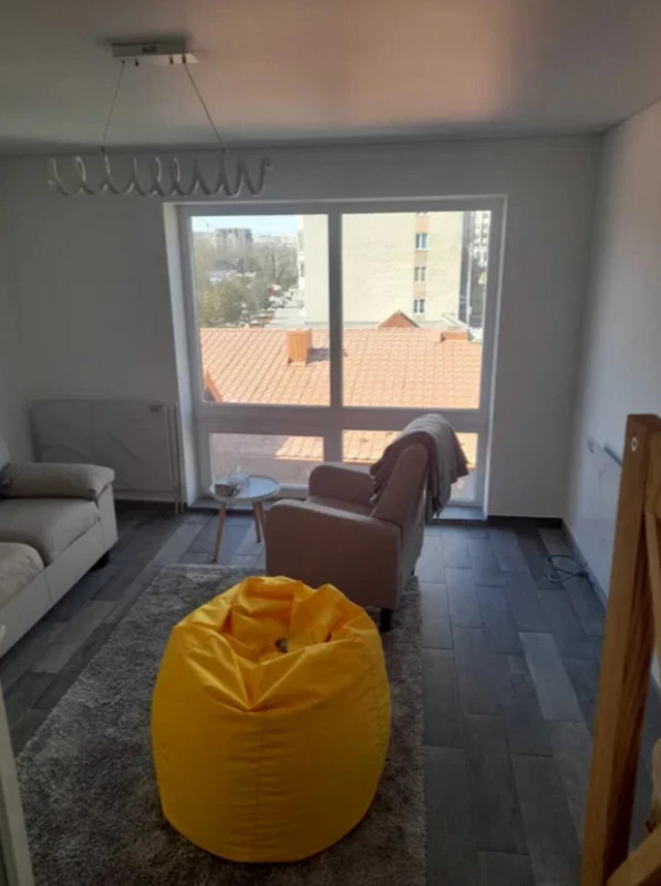 Комерційна нерухомість – 60 м²