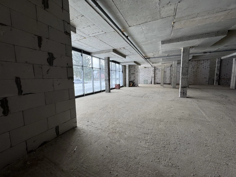Комерційна нерухомість – 1007.1 м², Кременец — 6/15