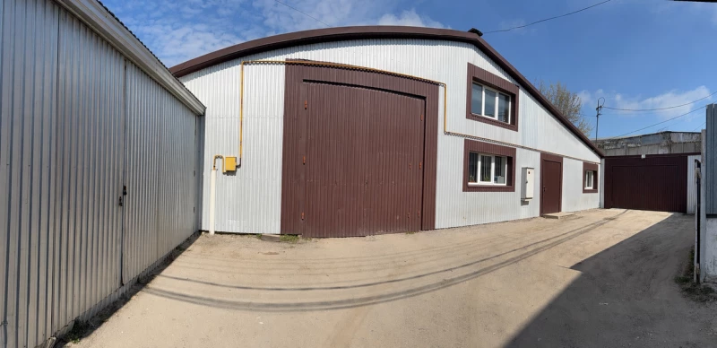 Комерційна нерухомість – 893 м²