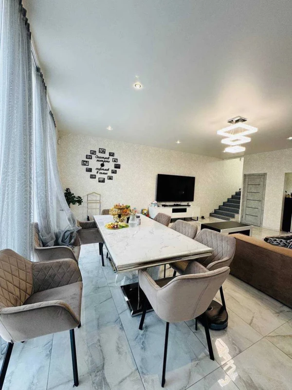 Будинок продаж Петропавлівська Борщагівка – 200 м²