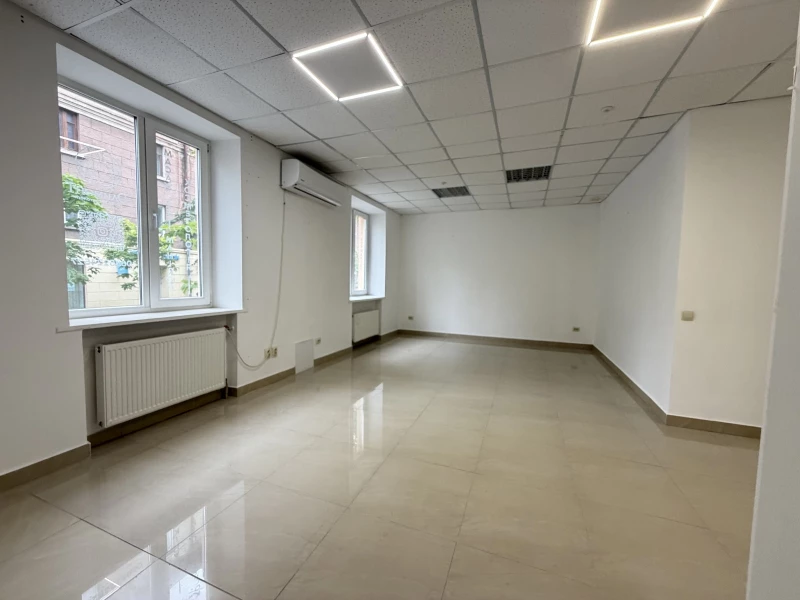 Комерційна нерухомість – 120 м²