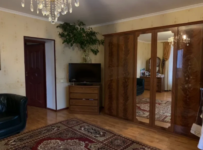 Квартира 4-кімн. оренда Київ, Дарницкий – 140 м²