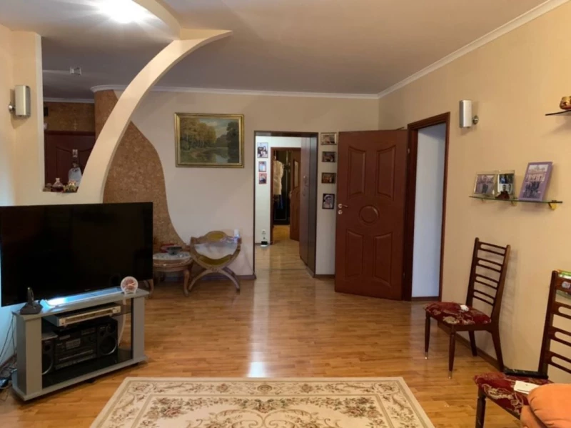 Квартира 4-кімн. оренда Київ, Дарницкий – 140 м², Київ — 3/5
