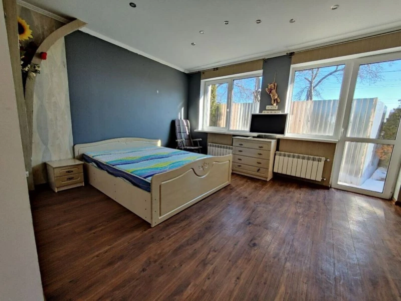 Квартира 3-кімн. оренда Київ, Соломенский – 36 м²