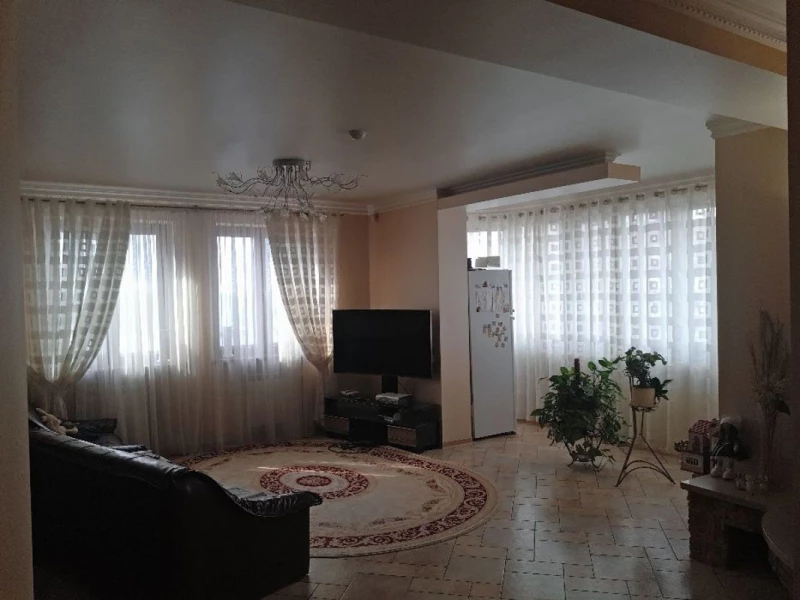Квартира 5-кімн. продаж Київ, Дарницкий – 207 м²