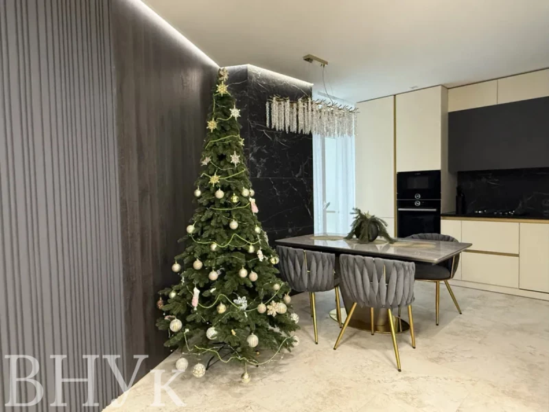 Квартира 4-кімн. продаж Луцьк, Центр – 105 м²
