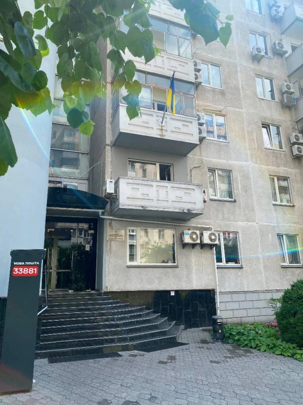 БЕЗ%, продам офіс 34м2, Василя Стуса 35/37, 7хв пішки метро Академмістечко або Житомирська, Київ — 3/9