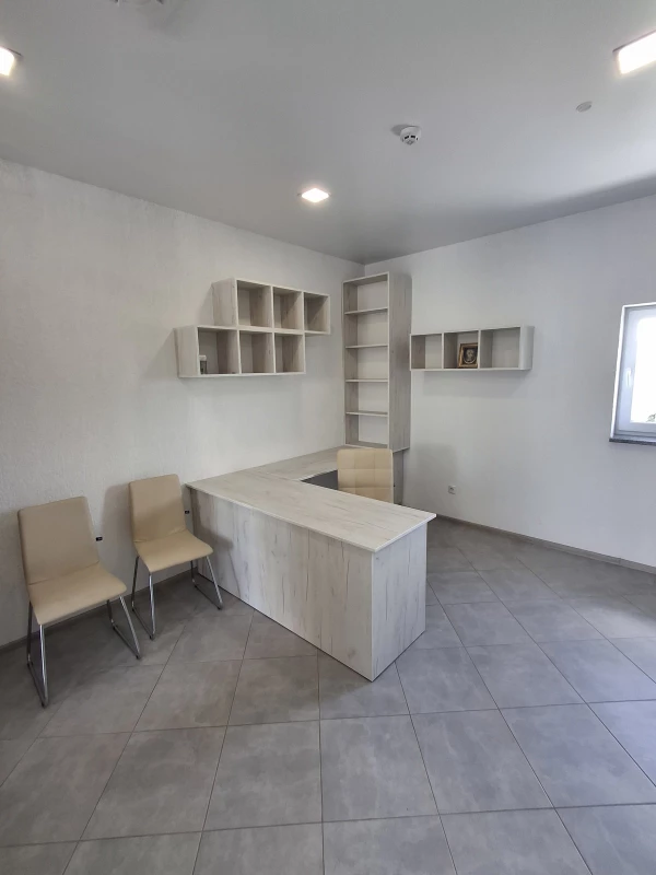 Комерційна нерухомість – 35.1 м², Кременец — 2/11