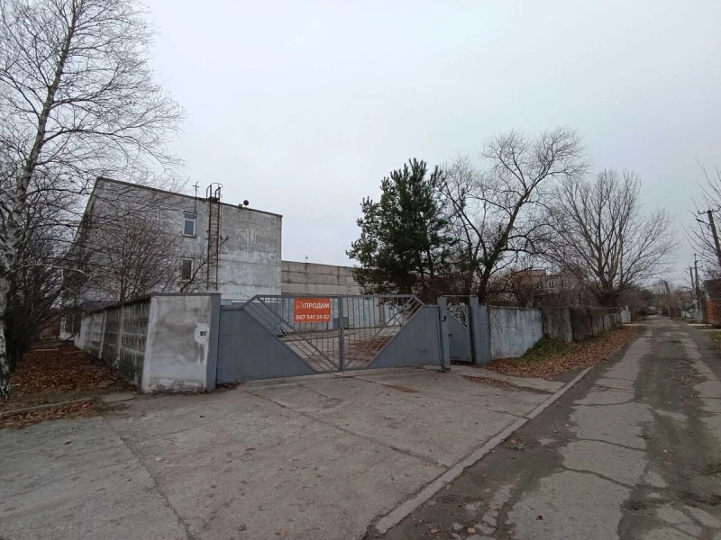 Комерційна нерухомість – 2033 м²