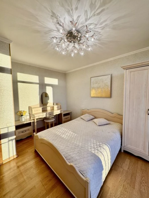Квартира 3-кімн. продаж Київ, Голосеевский – 45 м², Київ — 2/15