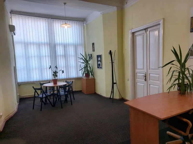 Комерційна нерухомість – 34 м², Київ — 2/5