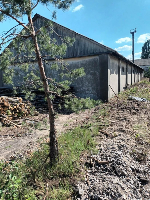 Комерційна нерухомість – 4500 м², Лепляво — 5/15