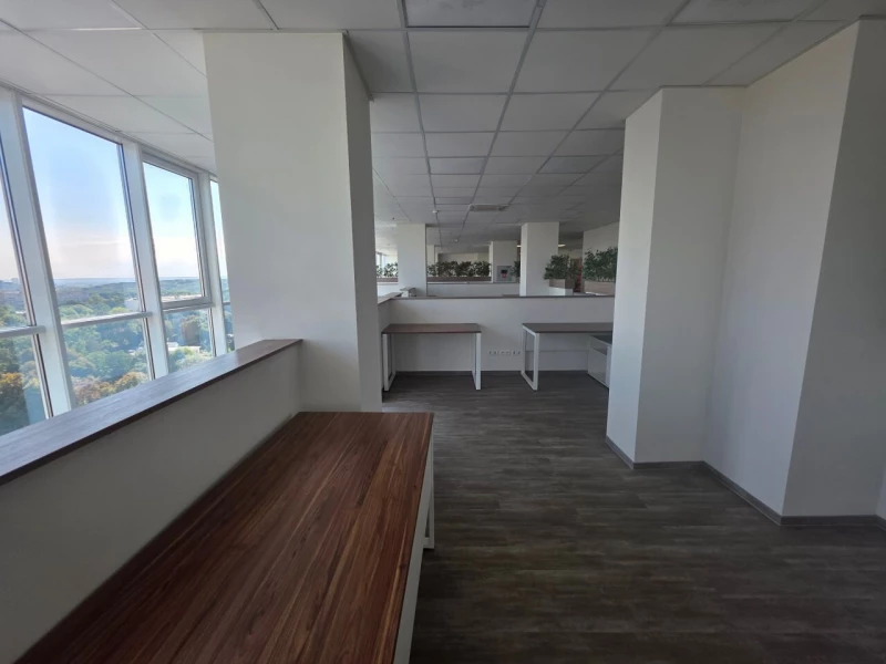Комерційна нерухомість – 450 м², Київ — 10/12