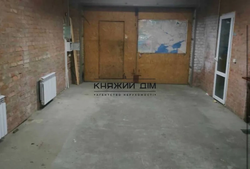 Комерційна нерухомість – 450 м²