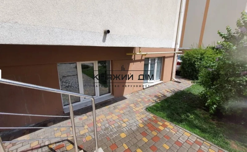 Комерційна нерухомість – 32 м², Святопетрівське — 2/7