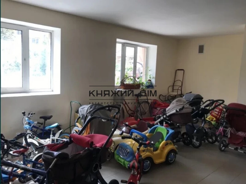 Комерційна нерухомість – 32 м², Святопетрівське — 7/7