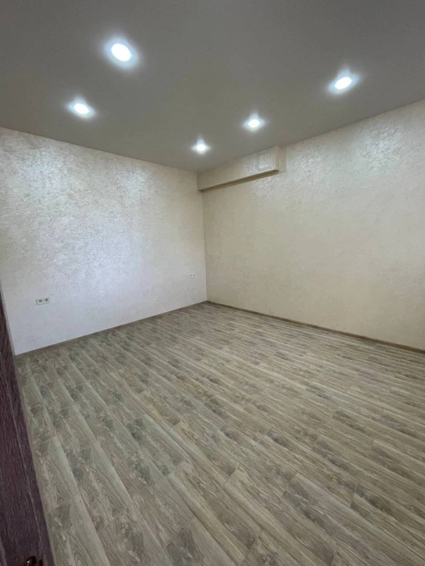 Комерційна нерухомість – 90 м², Авангард — 6/8