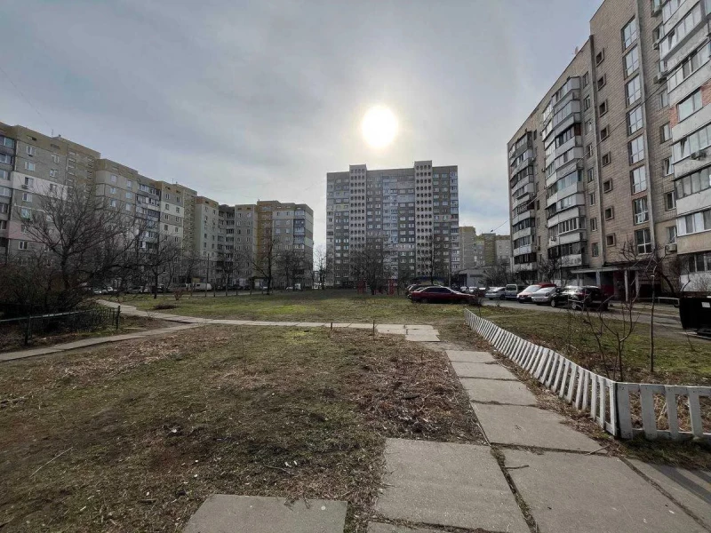 Квартира 1-кімн. продаж Київ, Деснянский – 19 м²