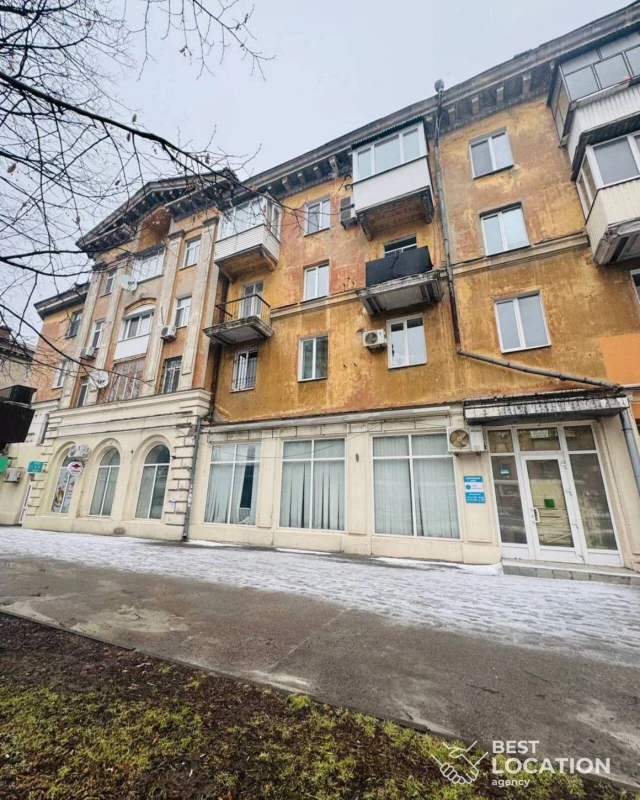Комерційна нерухомість – 198 м²