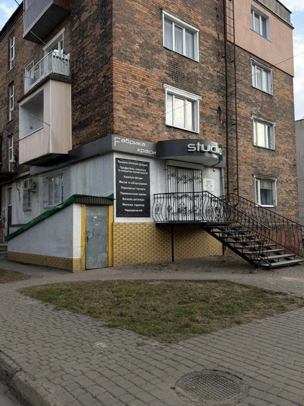 Комерційна нерухомість – 43 м², Нововолинськ — 2/15
