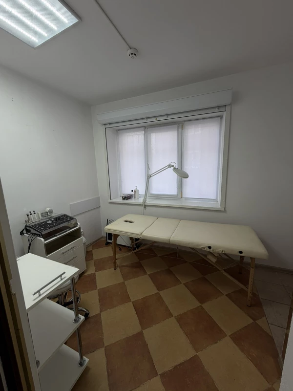 Комерційна нерухомість – 43 м², Нововолинськ — 7/15