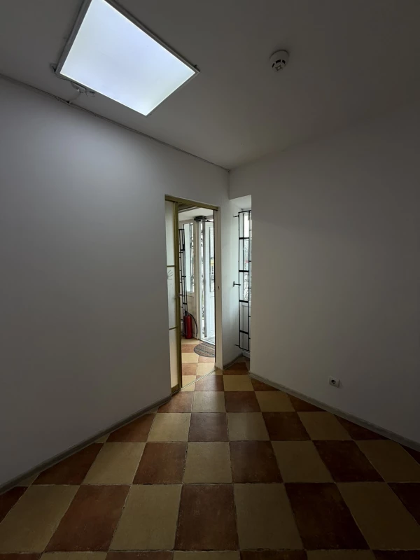 Комерційна нерухомість – 43 м², Нововолинськ — 13/15