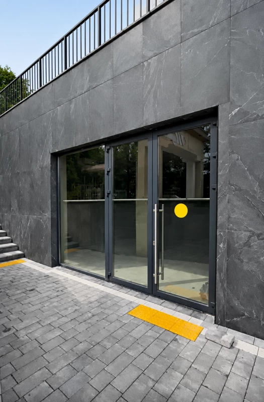 Комерційна нерухомість – 440 м²