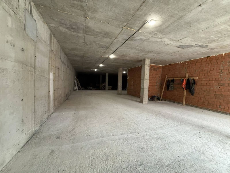 Комерційна нерухомість – 440 м², Поляна — 5/9