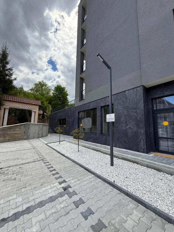 Комерційна нерухомість – 53 м², Поляна — 2/9