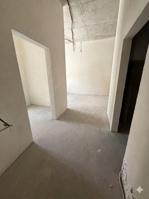 Комерційна нерухомість – 53 м², Поляна — 6/9