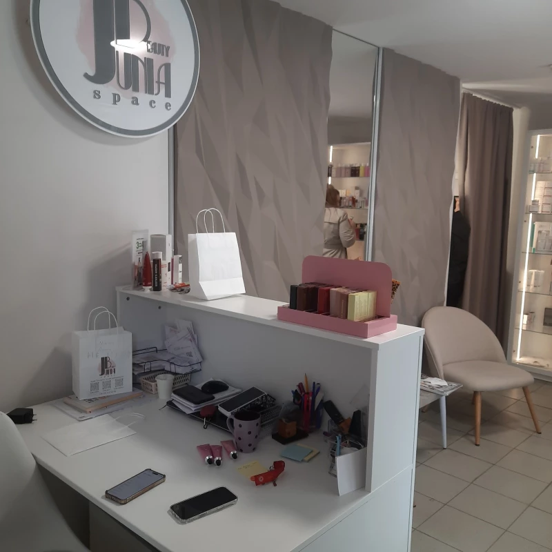Комерційна нерухомість – 50.01 м², Ромни — 5/12