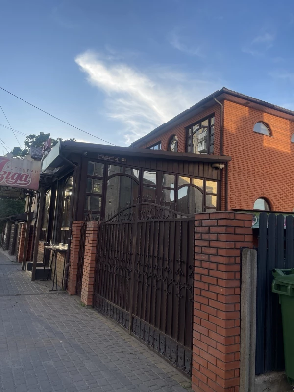 Комерційна нерухомість – 212.4 м²