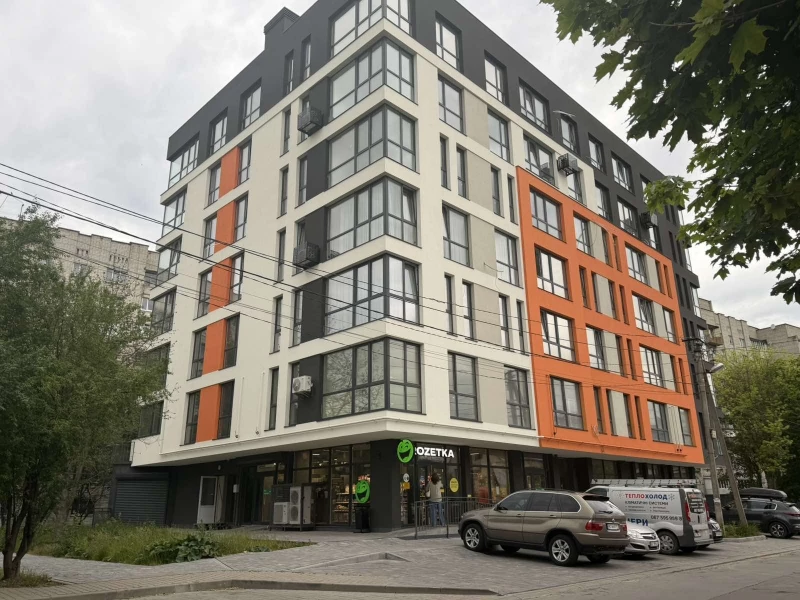 Комерційна нерухомість – 151 м²