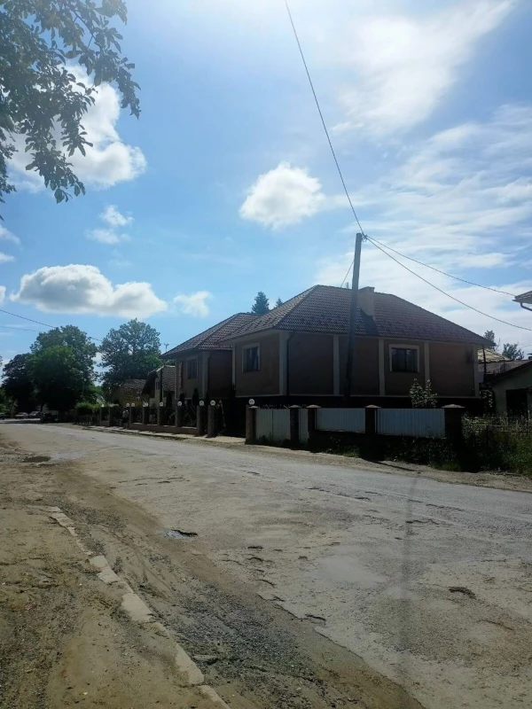Комерційна нерухомість – 102.2 м², Солотвин — 6/15