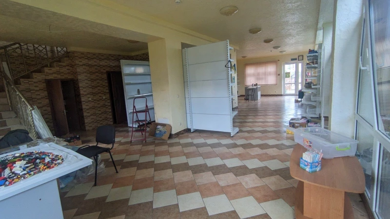 Комерційна нерухомість – 102.2 м², Солотвин — 12/15