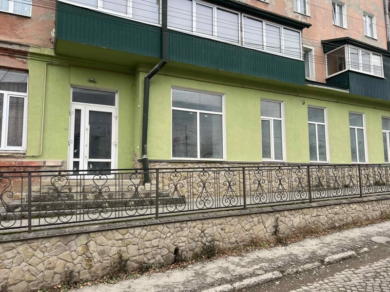 Комерційна нерухомість – 135 м²