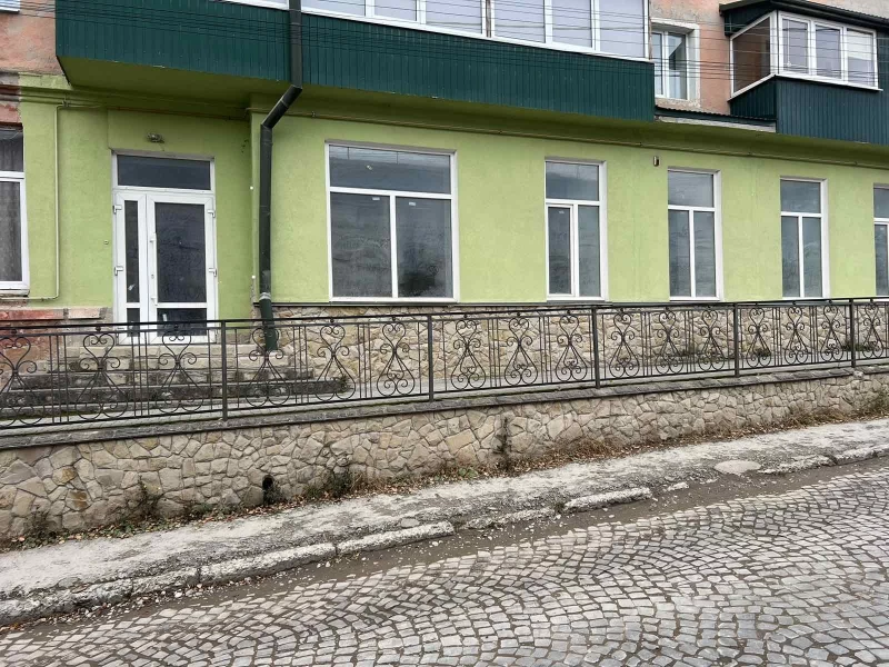 Комерційна нерухомість – 135 м², Бережаны — 5/11