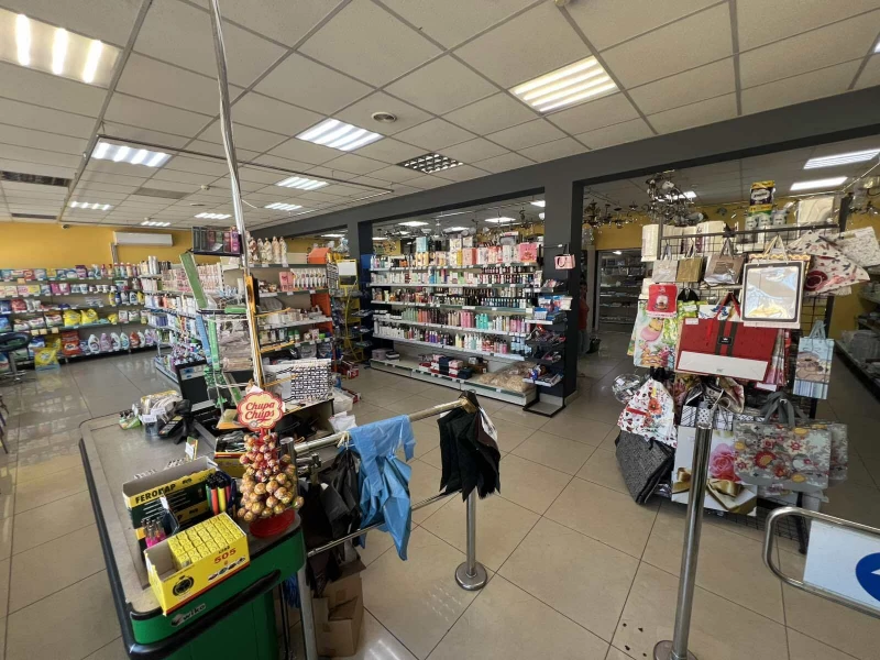 Комерційна нерухомість – 240 м², Радехов — 6/7