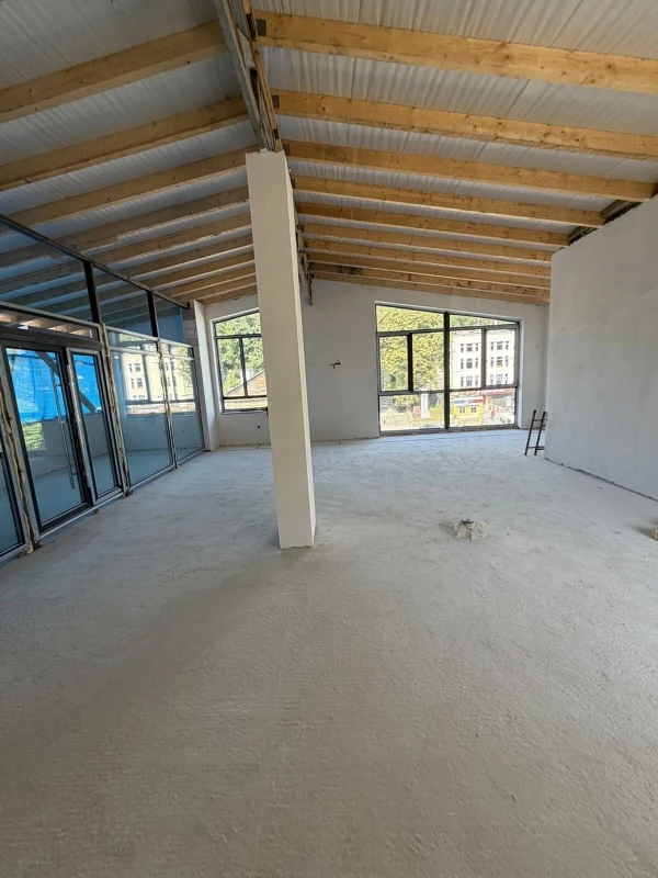 Комерційна нерухомість – 400 м², Кременец — 4/12