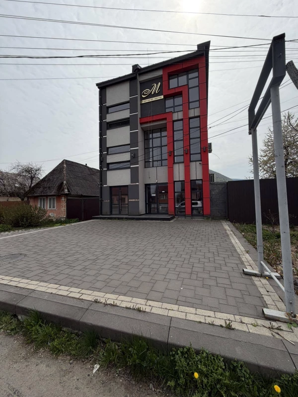 Комерційна нерухомість – 120 м²