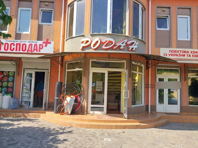 Комерційна нерухомість – 85.8 м², Берегове — 3/8
