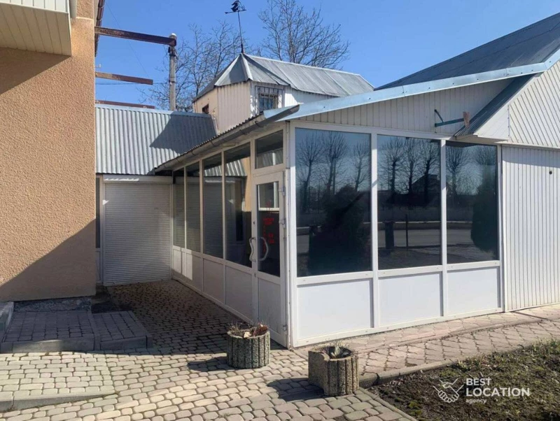 Комерційна нерухомість – 50 м², Чемерівці — 4/9