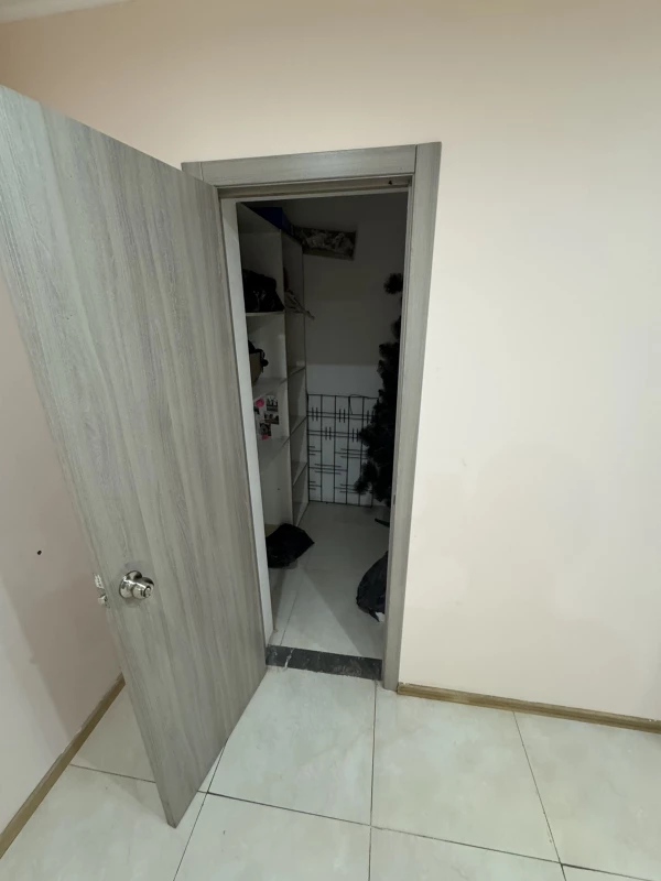 Комерційна нерухомість – 42.1 м², Златополь — 12/14