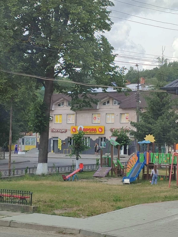 Комерційна нерухомість – 70 м², Хыров — 3/10