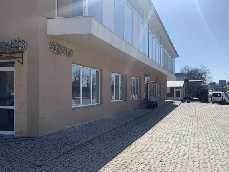 Комерційна нерухомість – 845 м², Чемерівці — 2/12