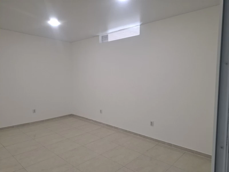Комерційна нерухомість – 30 м²